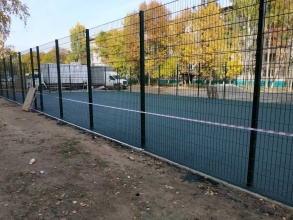 Забор на спортивную площадку 40 метров фото в Можайске